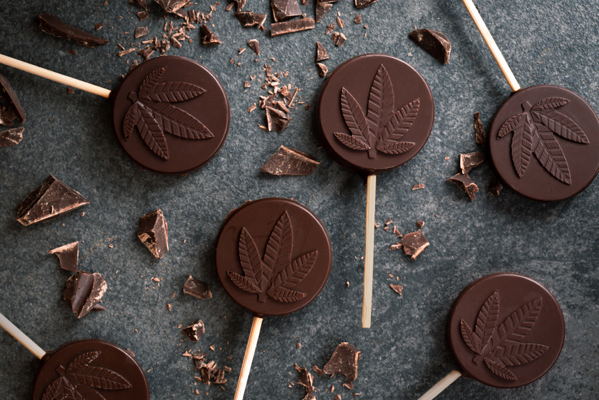 https://cannabisbcn.com/wp-content/uploads/2021/06/cannabis-chocolate-lollipops-2-1.jpg