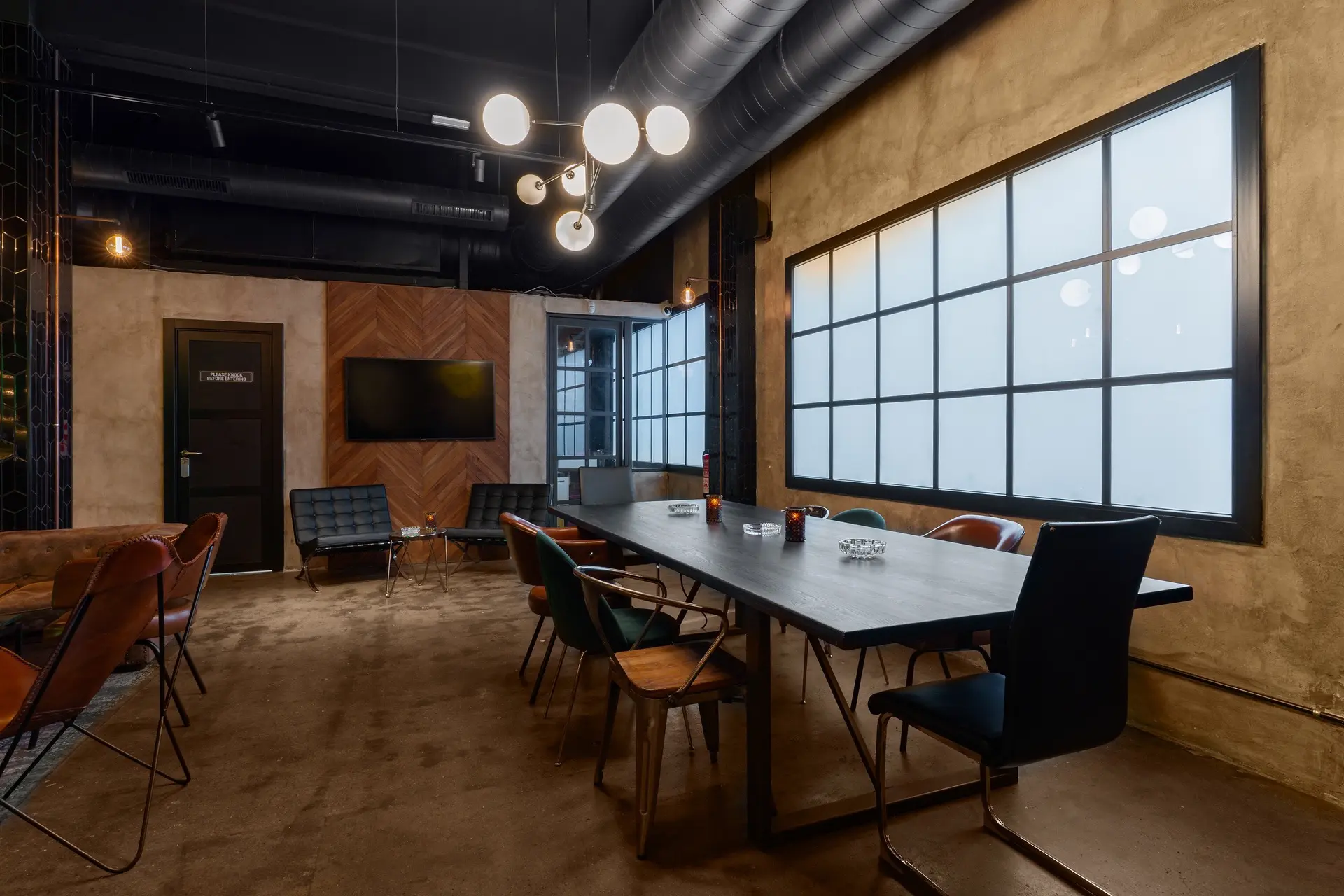 Coworking space in the social club Dr Resin
